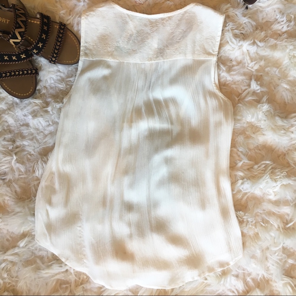 Papermoon Sessilee Split Neck Top - Picture 8 of 8